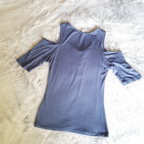 NWOT Cold Shoulder Lace-Up Top - Picture 3 of 5